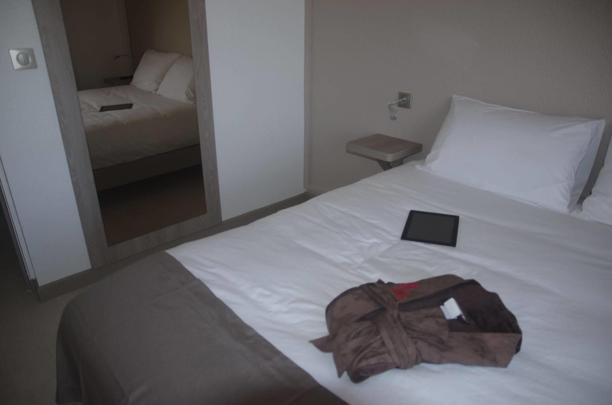 Hotel Des Amandiers Καγιέν Εξωτερικό φωτογραφία