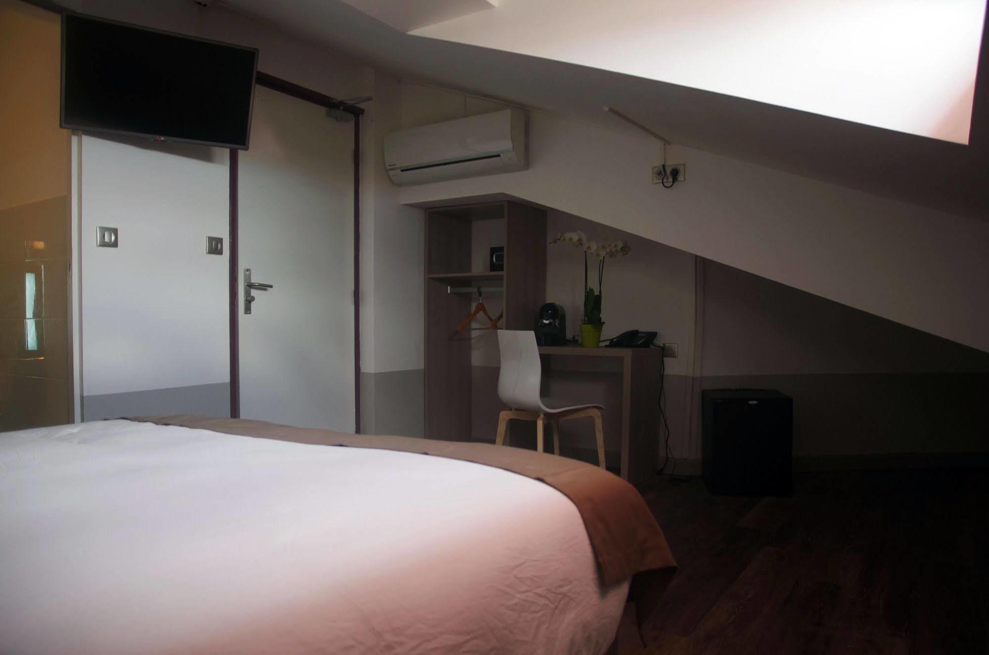 Hotel Des Amandiers Καγιέν Εξωτερικό φωτογραφία